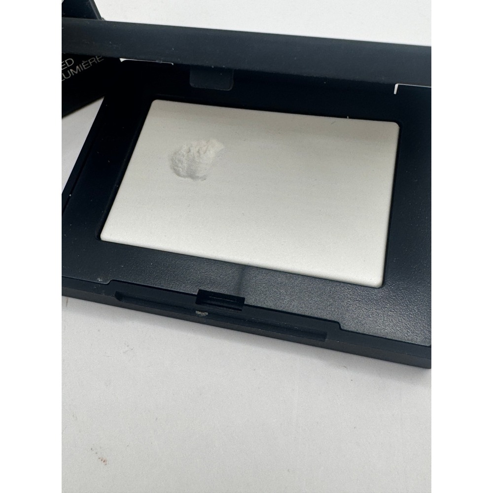 NARS Light Reflecting Setting Powder Pressed Translucent NEW - Picture 2 of 2